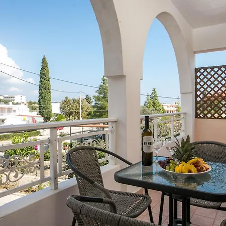 Dimitris & Apartment