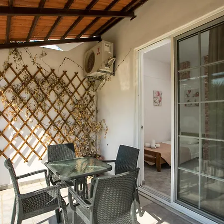 Dimitris & Apartment