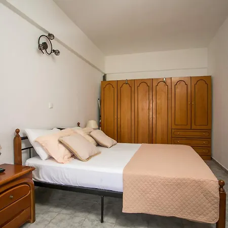 Apartment Dimitris & *