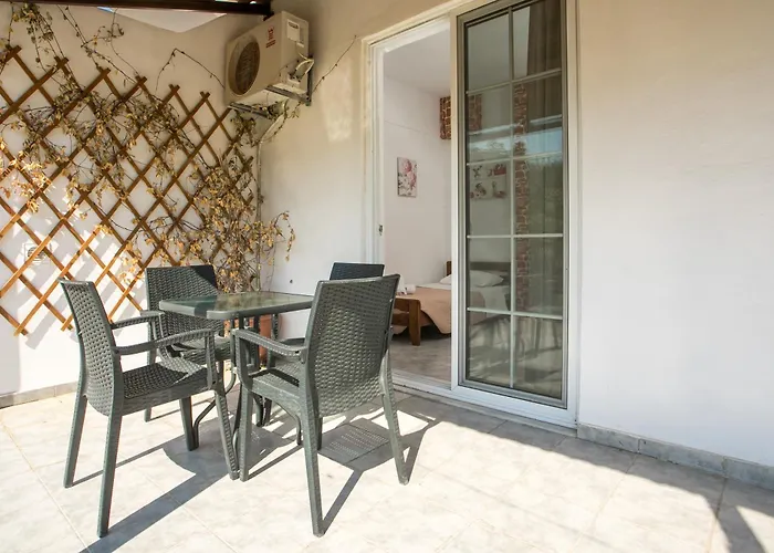 Dimitris Studios * Фалираки