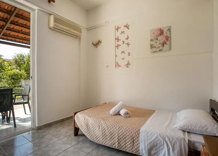 Dimitris Studios Фалираки