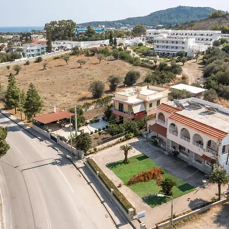 Dimitris & * ファリラキ